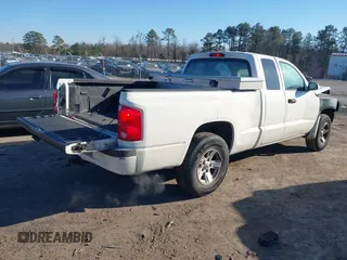 2009 Dodge Dakota ST with VIN 1D7HE22K69S726080, listed as a IAAI auction lot 41348469 with 203,529 mi miles and . Bid and sale history available at DreamBid. Image 4.