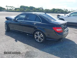 2014 Mercedes-Benz C 250 Sport с VIN WDDGF4HB1ER306501, выставлен на аукционе IAAI как лот 42261939 с пробегом 69 729 миль миль и . История ставок и продаж доступна на DreamBid. Изображение 3.