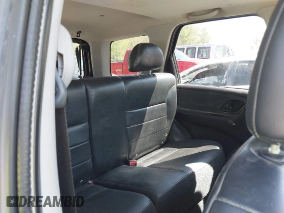 2003 Ford Escape Limited с VIN 1FMCU94103KB90251, выставлен на аукционе IAAI как лот 42034006 с пробегом 225 566 миль миль и . История ставок и продаж доступна на DreamBid. Изображение 8.