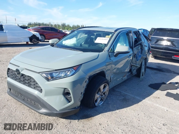 2021 Toyota RAV4 XLE with VIN 2T3W1RFV4MW136969, listed as a IAAI auction lot 41846901 with 89,396 mi miles. Bid and sale history available at carsss.com. Image 6.