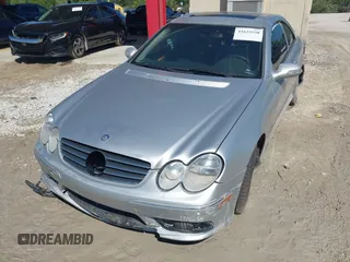 2004 Mercedes-Benz CLK-Class 5.0L with VIN WDBTJ75J54F076383, listed as a IAAI auction lot 41625538 with 160,585 mi miles. Bid and sale history available at carsss.com. Image 2.