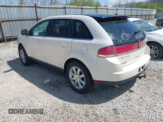 2007 Lincoln MKX with VIN 2LMDU88CX7BJ22585, listed as a IAAI auction lot 42061572 with 148,029 mi miles. Bid and sale history available at carsss.com. Image 3.