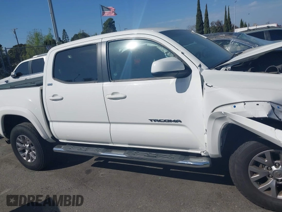 2017 Toyota Tacoma SR5 with VIN 5TFAZ5CN9HX039333, listed as a IAAI auction lot 41701962 with 102,737 mi miles and . Bid and sale history available at carsss.com. Image 13.