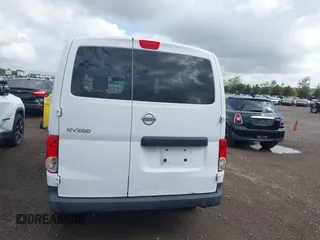2015 Nissan NV200 SV with VIN 3N6CM0KN0FK728958, listed as a IAAI auction lot 41938350 with 192,240 mi miles. Bid and sale history available at carsss.com. Image 16.