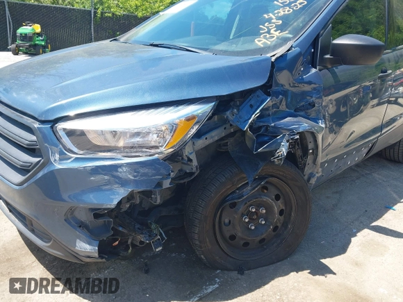 2018 Ford Escape S z VIN 1FMCU0F79JUA63979, wystawiony jako IAAI lot #42184819 z przebiegiem 125 720 mil mil oraz . Historia ofert i sprzedaży dostępna na DreamBid. Obrazek 6.