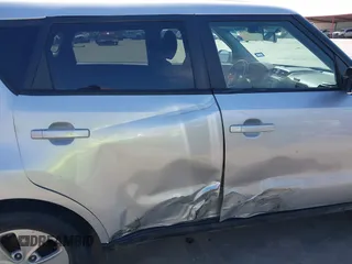 2014 Kia Soul with VIN KNDJN2A22E7738768, listed as a IAAI auction lot 41728768 with 70,013 mi miles. Bid and sale history available at carsss.com. Image 17.