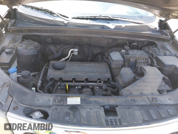 2011 Kia Sorento LX with VIN 5XYKT4A15BG183830, listed as a IAAI auction lot 42030175 with 210,713 mi miles. Bid and sale history available at carsss.com. Image 10.