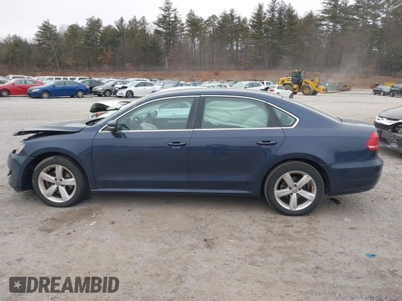 2013 Volkswagen Passat SE z VIN 1VWBP7A37DC145575, wystawiony jako IAAI lot #41253095 z przebiegiem 93 702 mil mil oraz . Historia ofert i sprzedaży dostępna na DreamBid. Obrazek 14.