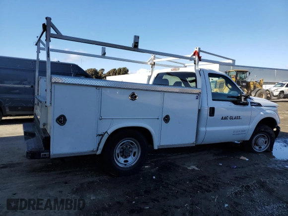 2014 Ford F-250 XL with VIN 1FDBF2A61EEA62194, listed as a Copart auction lot 48779655 with 262,168 mi miles and Clean title. Bid and sale history available at DreamBid. Image 3.
