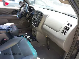 2002 Ford Escape XLT Choice with VIN 1FMYU04112KB52866, listed as a IAAI auction lot 42758848 with 169,292 mi miles and . Bid and sale history available at DreamBid. Image 5.
