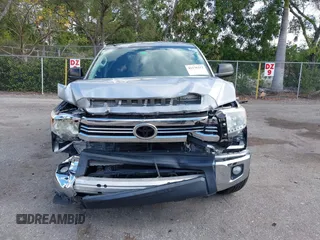 2017 Toyota Tundra SR5 z VIN 5TFRW5F10HX221961, wystawiony jako IAAI lot #42178312 z przebiegiem 54 904 mil mil oraz . Historia ofert i sprzedaży dostępna na DreamBid. Obrazek 12.