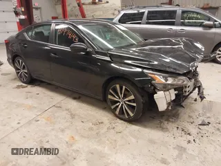 2020 Nissan Altima SR z VIN 1N4BL4CV9LN309865, wystawiony jako IAAI lot #41974143 z przebiegiem 112 504 mil mil oraz . Historia ofert i sprzedaży dostępna na DreamBid. Obrazek 1.