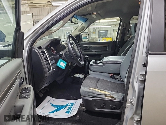 2013 Ram 1500 SLT z VIN 1C6RR7GT8DS695903, wystawiony jako IAAI lot #42557303 z przebiegiem 111 147 mil mil oraz . Historia ofert i sprzedaży dostępna na DreamBid. Obrazek 53.