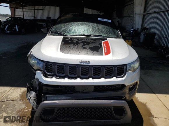 2024 Jeep Compass Trailhawk with VIN 3C4NJDDN2RT144990, listed as a Copart auction lot 63287855 with 37,665 mi miles and Clean title. Bid and sale history available at DreamBid. Image 5.