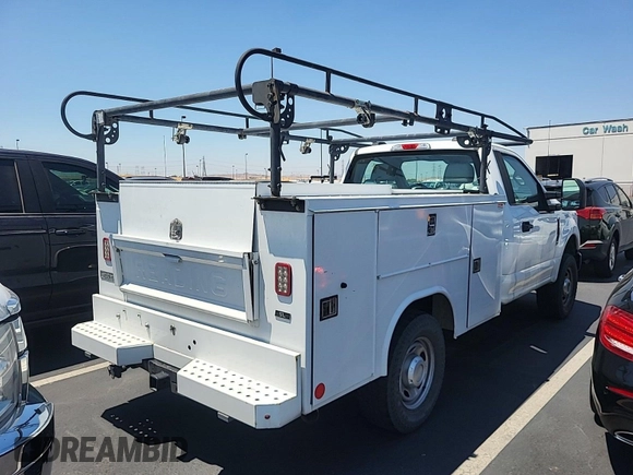 2020 Ford F-250 XL z VIN 1FDBF2B61LED11752, wystawiony jako IAAI lot #42786941 z przebiegiem 156 342 mil mil oraz . Historia ofert i sprzedaży dostępna na DreamBid. Obrazek 4.