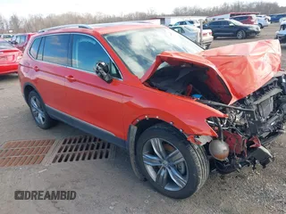 2019 Volkswagen Tiguan SEL Premium with VIN 3VV4B7AX9KM068380, listed as a IAAI auction lot 41640535 with 54,131 mi miles and . Bid and sale history available at DreamBid. Image 1.