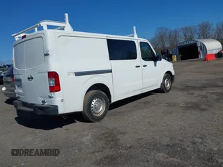 2014 Nissan NV S z VIN 1N6BF0KXXEN107999, wystawiony jako IAAI lot #40969864 z przebiegiem 161 431 mil mil oraz . Historia ofert i sprzedaży dostępna na DreamBid. Obrazek 4.