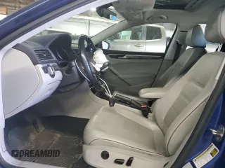 2016 Volkswagen Passat SE z VIN 1VWBT7A37GC017997, wystawiony jako Copart lot #55146215 z przebiegiem Nie podano mil oraz Szkoda całkowita • Salvage title. Historia ofert i sprzedaży dostępna na DreamBid. Obrazek 7.