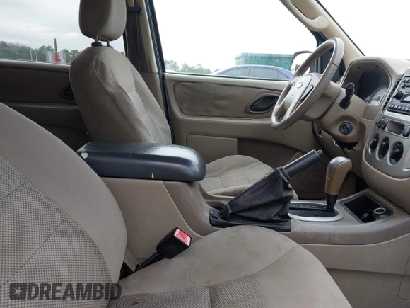 2006 Ford Escape XLT with VIN 1FMYU03Z66KC72563, listed as a IAAI auction lot 41204974 with 249,149 mi miles. Bid and sale history available at carsss.com. Image 5.