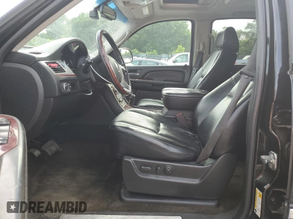 2008 Cadillac Escalade z VIN 1GYFK63818R251958, wystawiony jako Copart lot #60858735 z przebiegiem 253 726 mil mil oraz Czysty tytuł • Clean title. Historia ofert i sprzedaży dostępna na DreamBid. Obrazek 7.