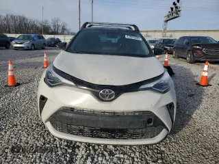 2022 Toyota C-HR XLE z VIN NMTKHMBX4NR145810, wystawiony jako Copart lot #43066335 z przebiegiem 40 462 mil mil oraz Czysty tytuł • Clean title. Historia ofert i sprzedaży dostępna na DreamBid. Obrazek 5.
