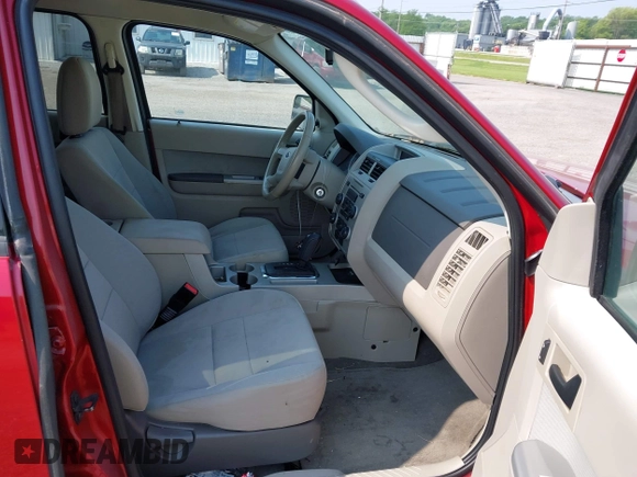 2010 Ford Escape XLT с VIN 1FMCU9DG8AKD40107, выставлен на аукционе IAAI как лот 42405128 с пробегом 168 383 миль миль и . История ставок и продаж доступна на DreamBid. Изображение 5.