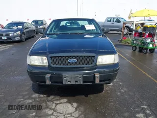2001 Ford Crown Victoria Police Police Interceptor with VIN 2FAFP71W81X147404, listed as a IAAI auction lot 41932255 with 108,921 mi miles. Bid and sale history available at carsss.com. Image 12.