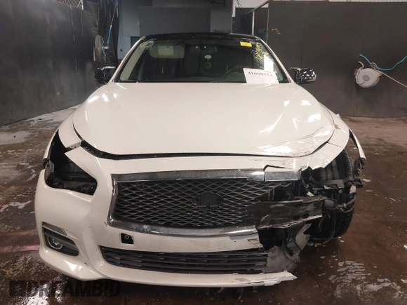 2014 Infiniti Q50 Sport with VIN JN1BV7AR4EM705418, listed as a IAAI auction lot 41698553 with 124,554 mi miles and . Bid and sale history available at carsss.com. Image 13.
