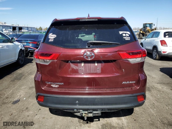 2019 Toyota Highlander SE with VIN 5TDJZRFHXKS735130, listed as a Copart auction lot 48136405 with 81,461 mi miles and Salvage Title. Bid and sale history available at carsss.com. Image 6.