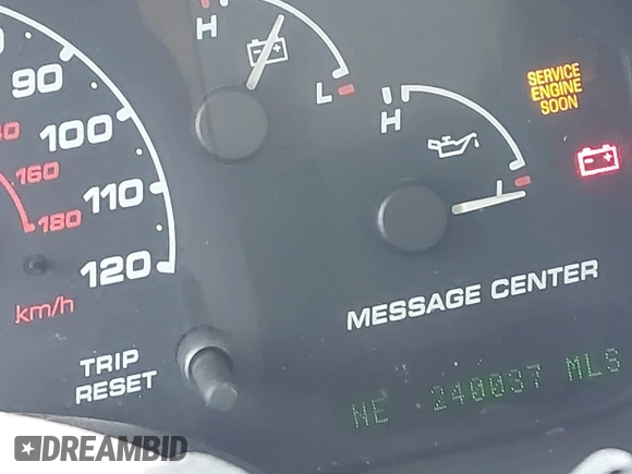 2002 Ford Explorer Eddie Bauer z VIN 1FMDU74E22ZB30389, wystawiony jako IAAI lot #41969456 z przebiegiem 240 037 mil mil oraz . Historia ofert i sprzedaży dostępna na DreamBid. Obrazek 7.