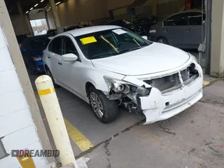 2015 Nissan Altima SV with VIN 1N4AL3AP7FC436155, listed as a IAAI auction lot 41642154 with 85,977 mi miles and . Bid and sale history available at DreamBid. Image 1.