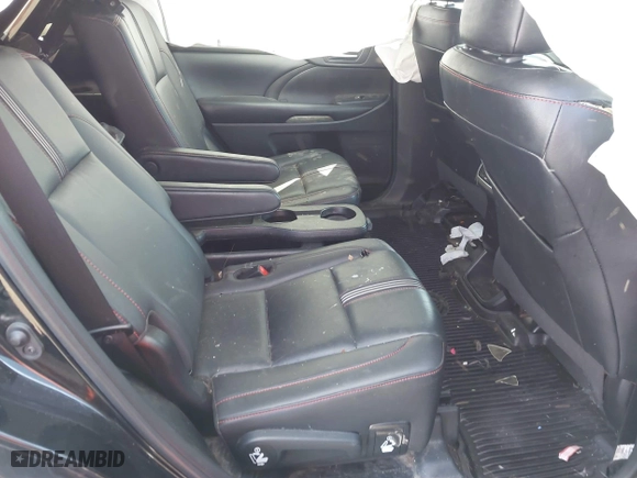 2019 Toyota Highlander SE with VIN 5TDJZRFHXKS606028, listed as a IAAI auction lot 41747582 with 38,689 mi miles. Bid and sale history available at carsss.com. Image 8.