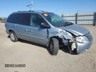 2005 Chrysler Town & Country Touring z VIN 2C4GP54L25R204100, wystawiony jako Copart lot #57632735 z przebiegiem 117 240 mil mil oraz Szkoda całkowita • Salvage title. Historia ofert i sprzedaży dostępna na DreamBid. Obrazek 4.