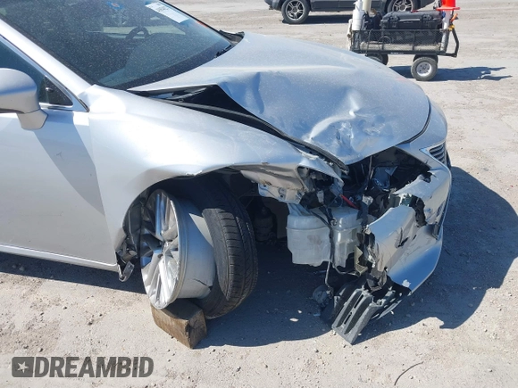 2013 Lexus ES 4dr Sdn with VIN JTHBK1GG2D2045719, listed as a IAAI auction lot 41854022 with 148,856 mi miles. Bid and sale history available at carsss.com. Image 6.
