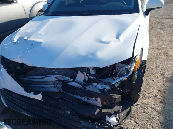 2024 Toyota Camry LE z VIN 4T1R11AK6RU888622, wystawiony jako IAAI lot #41102520 z przebiegiem 12 717 mil mil oraz . Historia ofert i sprzedaży dostępna na DreamBid. Obrazek 6.