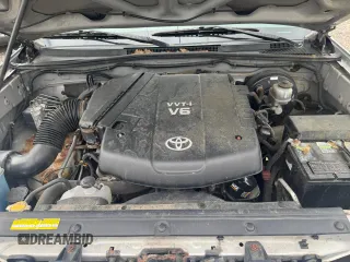 2010 Toyota Tacoma z VIN 5TEUU4EN8AZ748031, wystawiony jako Copart lot #57866505 z przebiegiem 293 983 mil mil oraz Czysty tytuł • Clean title. Historia ofert i sprzedaży dostępna na DreamBid. Obrazek 7.