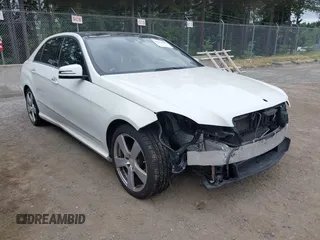 2010 Mercedes-Benz E 350 Luxury z VIN WDDHF8HB0AA079323, wystawiony jako IAAI lot #42505623 z przebiegiem 120 480 mil mil oraz . Historia ofert i sprzedaży dostępna na DreamBid. Obrazek 1.