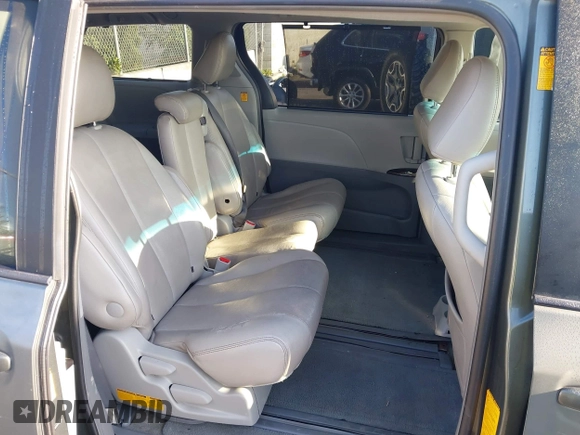 2013 Toyota Sienna LE AAS with VIN 5TDKK3DC0DS313786, listed as a IAAI auction lot 41981268 with 162,423 mi miles. Bid and sale history available at carsss.com. Image 8.