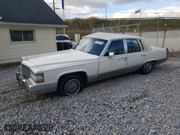 1991 Cadillac Brougham z VIN 1G6DW54E6MR710852, wystawiony jako Copart lot #76027004 z przebiegiem Nie podano mil oraz Szkody całkowita. Historia ofert i sprzedaży dostępna na DreamBid. Obrazek 1.
