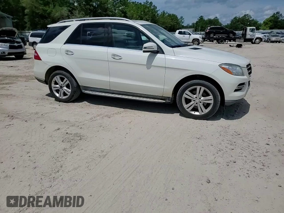 2013 Mercedes-Benz M 350 z VIN 4JGDA5JBXDA136675, wystawiony jako Copart lot #61137725 z przebiegiem 123 380 mil mil oraz Szkoda całkowita • Salvage title. Historia ofert i sprzedaży dostępna na DreamBid. Obrazek 14.