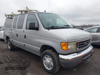 2007 Ford Econoline Passenger XL with VIN 1FBNE31L97DA19249, listed as a IAAI auction lot 41726653 with 114,141 mi miles. Bid and sale history available at carsss.com. Image 1.