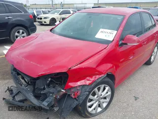 2010 Volkswagen Jetta Limited Edition с VIN 3VWAX7AJ6AM161142, выставлен на аукционе IAAI как лот 40311201 с пробегом 193 109 миль миль и . История ставок и продаж доступна на DreamBid. Изображение 2.