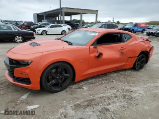 2019 Chevrolet Camaro 2SS with VIN 1G1FG1R77K0135970, listed as a Copart auction lot 86083384 with 0 mi miles and Salvage Title. Bid and sale history available at carsss.com. Image 1.