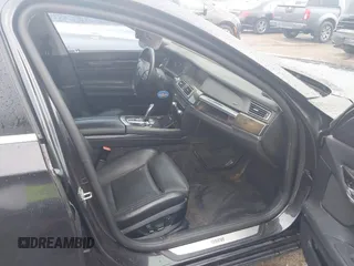 2011 BMW 7 Series 750i xDrive с VIN WBAKC6C54BC394675, выставлен на аукционе IAAI как лот 42394276 с пробегом 207 246 миль миль и . История ставок и продаж доступна на DreamBid. Изображение 5.