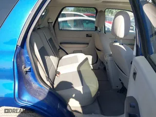 2008 Ford Escape XLT with VIN 1FMCU03188KE00812, listed as a IAAI auction lot 42015999 with 106,111 mi miles. Bid and sale history available at carsss.com. Image 8.