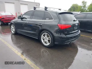 2016 Audi Q5 Premium Plus z VIN WA1D7AFPXGA110429, wystawiony jako IAAI lot #42247612 z przebiegiem 151 250 mil mil oraz . Historia ofert i sprzedaży dostępna na DreamBid. Obrazek 3.