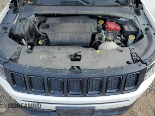 2019 Jeep Compass Latitude z VIN 3C4NJDBB2KT696732, wystawiony jako Copart lot #60519335 z przebiegiem 85 436 mil mil oraz Szkoda całkowita • Salvage title. Historia ofert i sprzedaży dostępna na DreamBid. Obrazek 12.