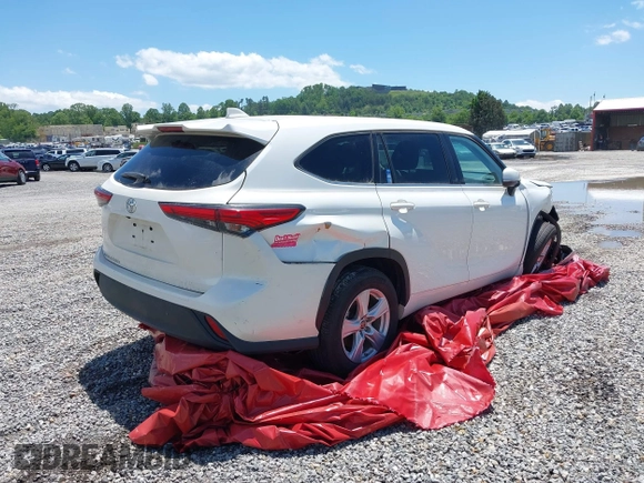 2021 Toyota Highlander L with VIN 5TDCZRAH6MS067507, listed as a IAAI auction lot 38480956 with 23,687 mi miles and . Bid and sale history available at DreamBid. Image 4.