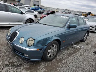 2000 Jaguar S-Type V6 z VIN SAJDA01C1YFL38878, wystawiony jako Copart lot #44323075 z przebiegiem 231 855 mil mil oraz Szkoda całkowita • Salvage title. Historia ofert i sprzedaży dostępna na DreamBid. Obrazek 1.