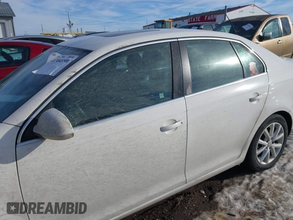 2010 Volkswagen Jetta SE с VIN 3VWRX7AJ4AM030312, выставлен на аукционе IAAI как лот 41304990 с пробегом 204 910 миль миль и . История ставок и продаж доступна на DreamBid. Изображение 14.